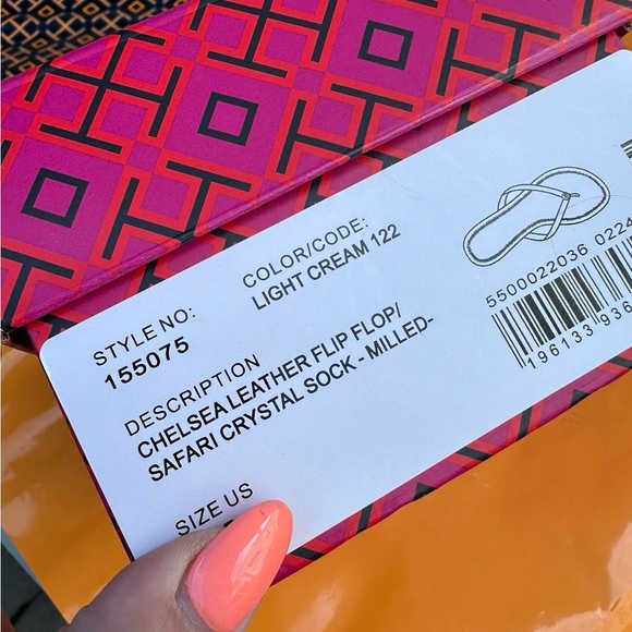 NIB Tory Burch Chelsea Light Cream Leather Logo Rubber Sole Flip Flops Size 9 - Picture 11 of 11